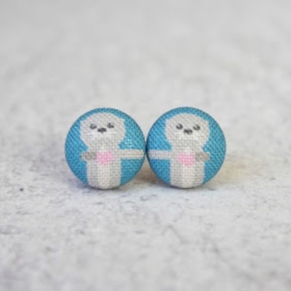 NWT Otter earrings